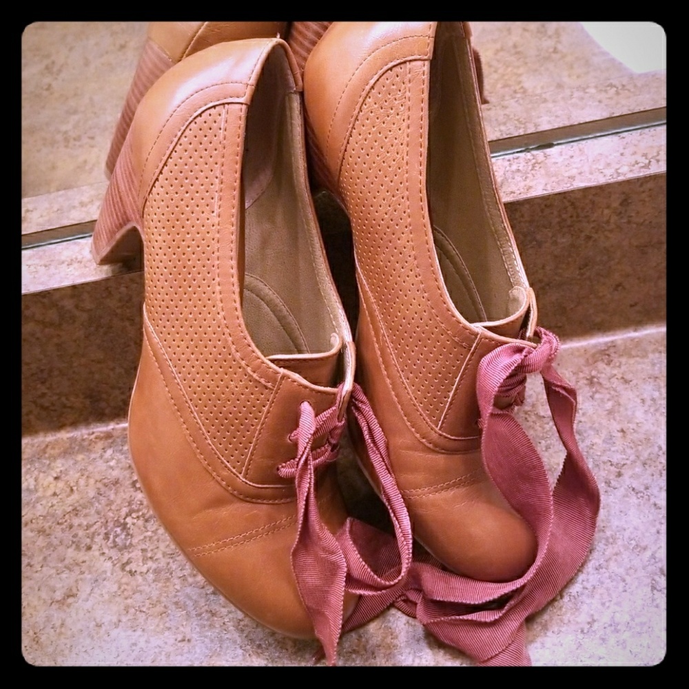 Oxford chunky heel booties